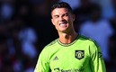 Cristiano Ronaldo no pasa por su mejor momento en la cancha ni fuera de ella. FOTO: Reuters.
