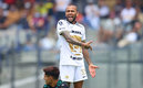 Alves dio una pobre exhibición ante Santos | Imago7