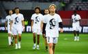 Niza repartió playeras con la imagen de Emiliano Sala (AFP)
