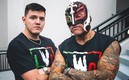 Dominik y Rey Mysterio (Captura de Twitter Dominik Mysterio).