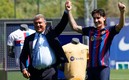 Laporta dio la bienvenida a Héctor Bellerín. FOTO: EFE