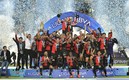 Diego Cocca y sus dirigidos celebrando el Bicampeonato (MexSport).