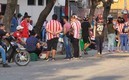 Aficionados vivieron esa violencia afuera del estadio.