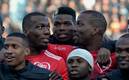 Paul Pogba junto a sus hermanos (AFP)