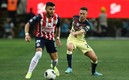 Alexis Vega y Miguel Layún (MexSport).