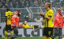 Marco Reus fue retirando en camilla. (FOTO: AFP)