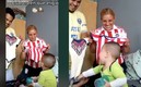 El bebé eligió la ropita del América.