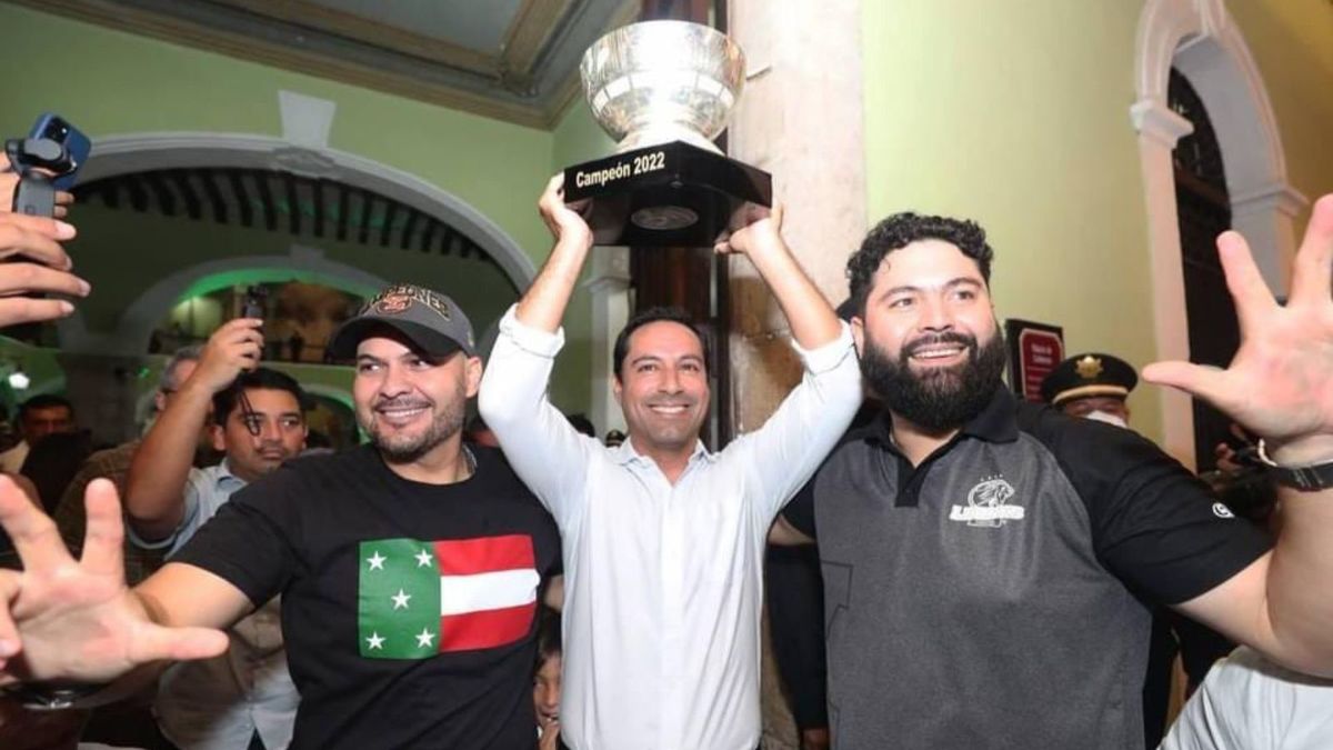 El gobernado Mauricio Vila recibió al equipo en Palacio de Gobierno de Yucatán.