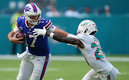 Josh Allen no pudo completar la última serie y los Bills cayeron en Miami | Reuters