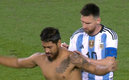 Messi estaba firmando, pero llegó la seguridad | Captura