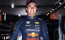 Checo Pérez tuvo problemas con la lluvia.
