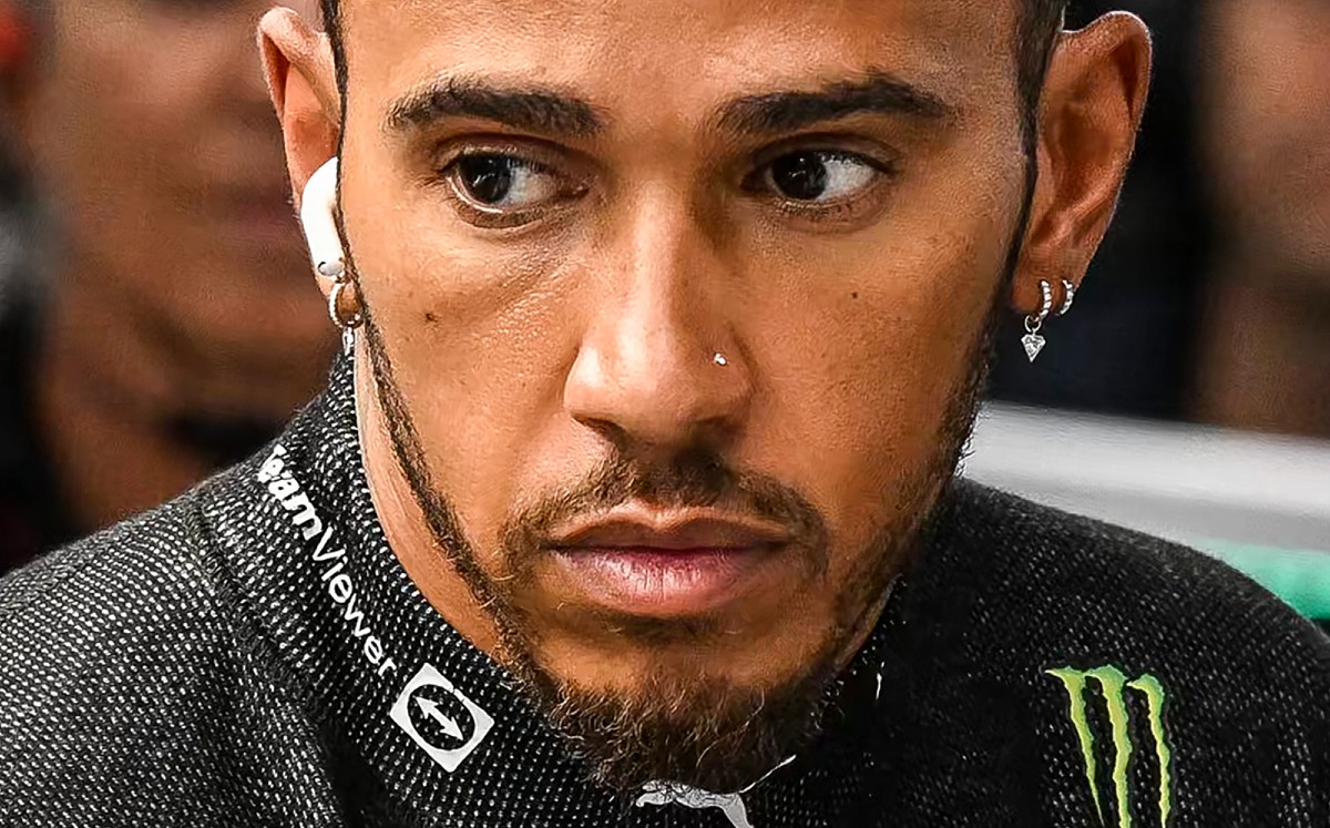 Multan a Mercedes con 25 mil euros por piercing de Lewis Hamilton