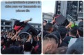 Fans ayudan a la joven en silla de ruedas durante concierto de Rammstein (Captura de pantalla)