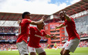 Fernández, Sanvezzo y González celebrando el segundo tanto de los Diablos. (Imago7)
