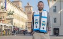 Daniele De Rossi posando con una bufanda del conjunto italiano. (@spalferrara)