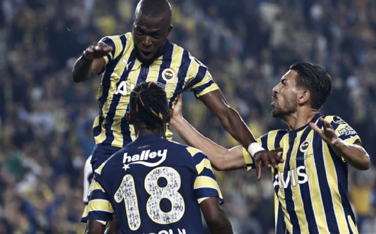  Revivi Superman Enner Valencia Conquista Turqu a L der De Goleo 