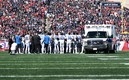 Saivion Smith de los Lions fue llevado a un hospital por una lesión de cuello. (Reuters)