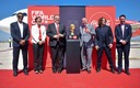 Los invitados de lujo posaron con el trofeo. (Leonardo Palmerín)
