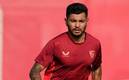 Tecatito Corona se lesionó de gravedad el pasado mes de agosto (Facebook Sevilla FC)