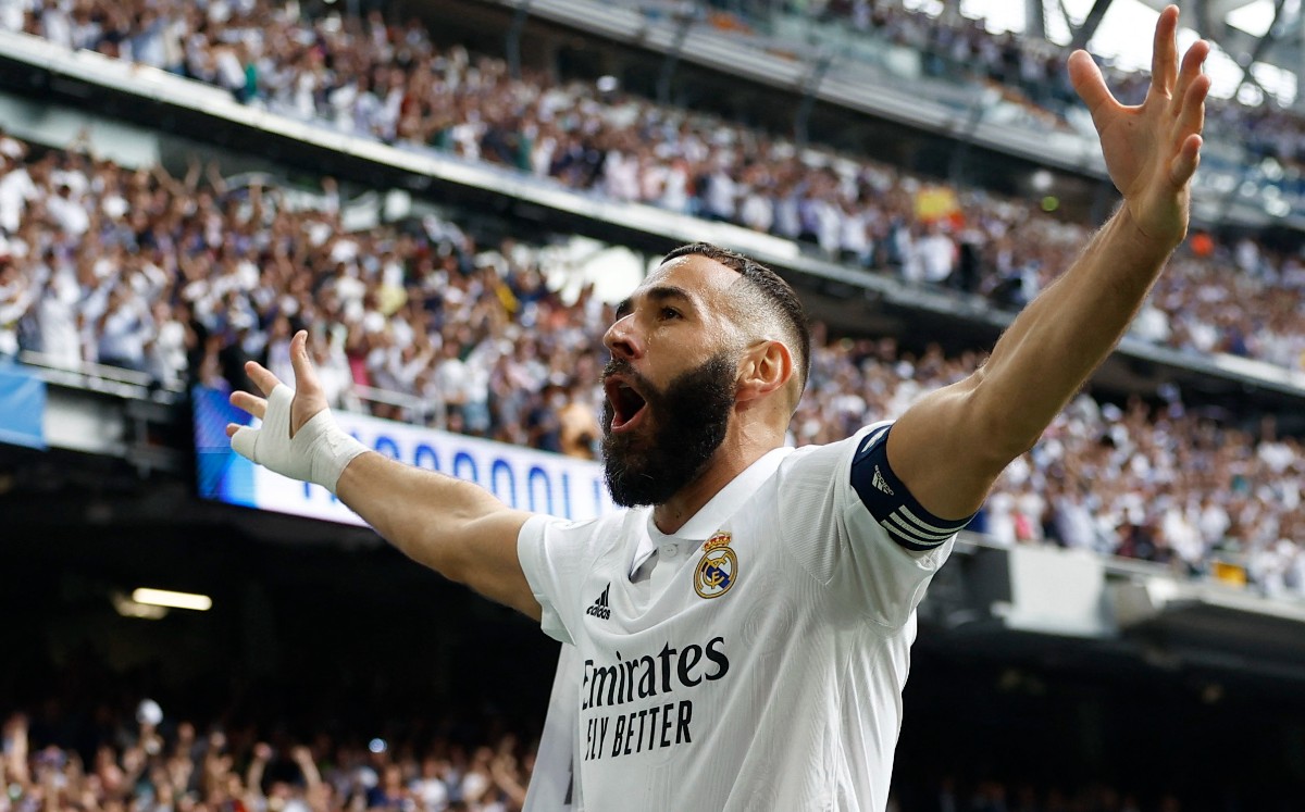 Karim Benzema festeja su anotación ante los culés. FOTO: Reuters.
