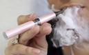 Los vapeadores dañan la salud, según la Cofepris. (Foto: EFE)