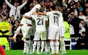 Los jugadores merengues celebrando el 3-1 de Federico Valverde. (AFP)