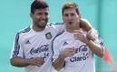 Kun Agüero y Messi durante una concentración de la Selección de Argentina (AP)