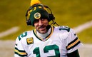 Aaron Rodgers recibiría garantizados 153 millones de dólares con Packers. (AP)