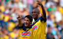 Ángel Reyna y Aquivaldo Mosquera en América. (Mexsport)