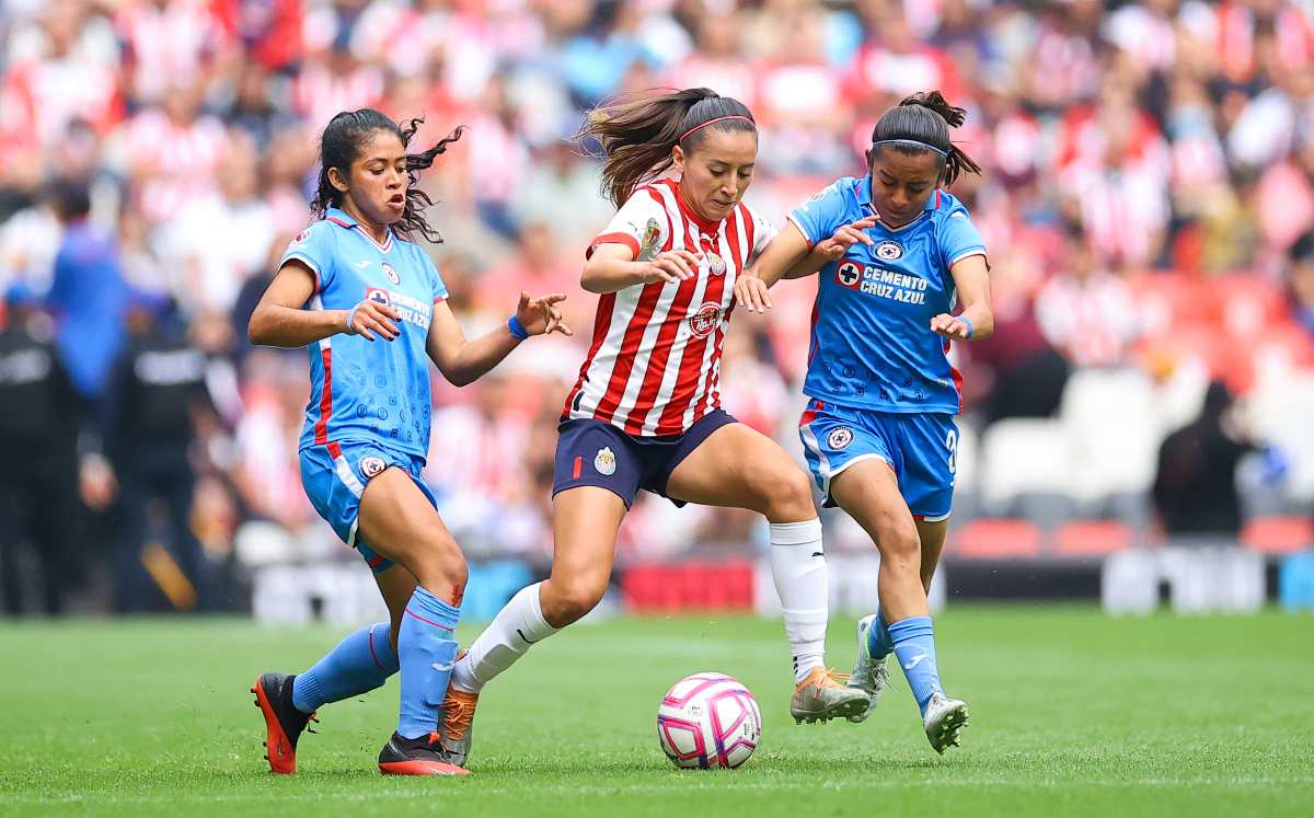 Los mejores momios del Chivas vs Cruz Azul de la Liga MX Femenil