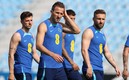 Harry Kane se ve que la padece con los calores | @England