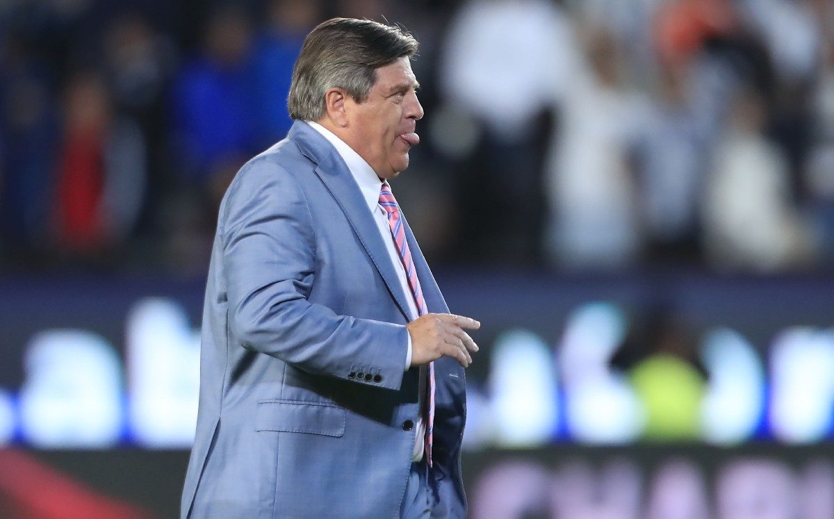 Miguel Herrera habría llamado a Santi Giménez. (Foto: Mexsport)