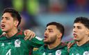 Alexis Vega no pudo evitar emocionarse antes de disputar el México vs Polonia. (Reuters)