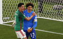 Guillermo Ochoa tras el penal atajado a Lewandowski. (FOTO: Mexsport)