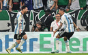 Di María celebra con Messi. (Foto: AFP)