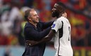 El estratega de los alemanes felicita a Antonio Rüdiger. Foto: (Reuters)