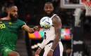 LeBron James tiene a su 'gemelo' en la Selección de Camerún | AFP