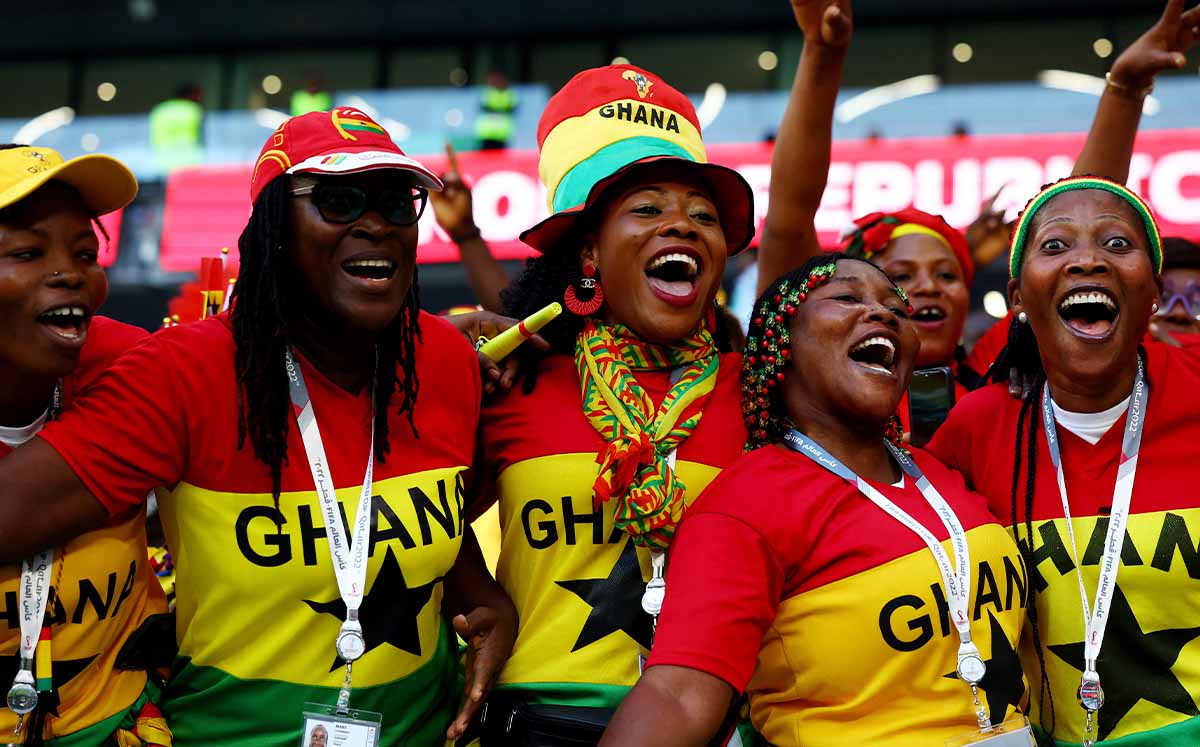 Fanáticos de Ghana limpian estadio del Mundial 2022 VIDEO Mediotiempo