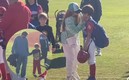 Shakira captada consolando a su hijo. FOTO: @jordimartinpaparazzi