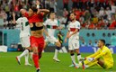 Hwang Hee-chan celebra el gol del triunfo ante Portugal. (FOTO: AFP)