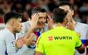 Lewandowski fue suspendido tres partidos tras ser expulsado con el Barça (Reuters)