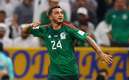 Luis Chávez se lució con un golazo en el duelo contra Arabia Saudita (Reuters)