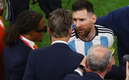 Messi encaró a Van Gaal. (Foto: Reuters)