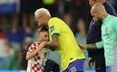 Neymar y el hijo de Perisic dejaron una postal para la eternidad (AFP)