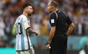Messi criticó a Mateu Lahoz, diciendo que "es un árbitro que no está a la altura" del Mundial. (Reuters)