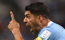 Luis Suárez se rinde ante Messi. (Foto: Reuters)