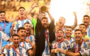 Messi levantando la Copa del Mundo con la Selección de Argentina. (FOTO: Alejandro Cano / mediotiempo)
