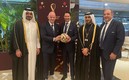 Yon de Luisa, junto a Gianni Infantino y los organizadores de Qatar 2022. Foto: (FMF)