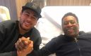 Pelé recibió el trofeo 'Jugador de la historia' (Instagram @neymarjr)
