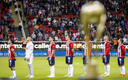Jugadores de Chivas durante el minuto de silencio. (Imago7)